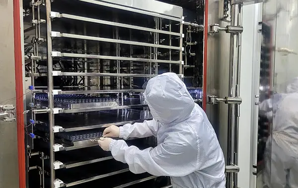 Khu sản xuất vô trùng tại nhà máy mỹ phẩm Hàn Quốc