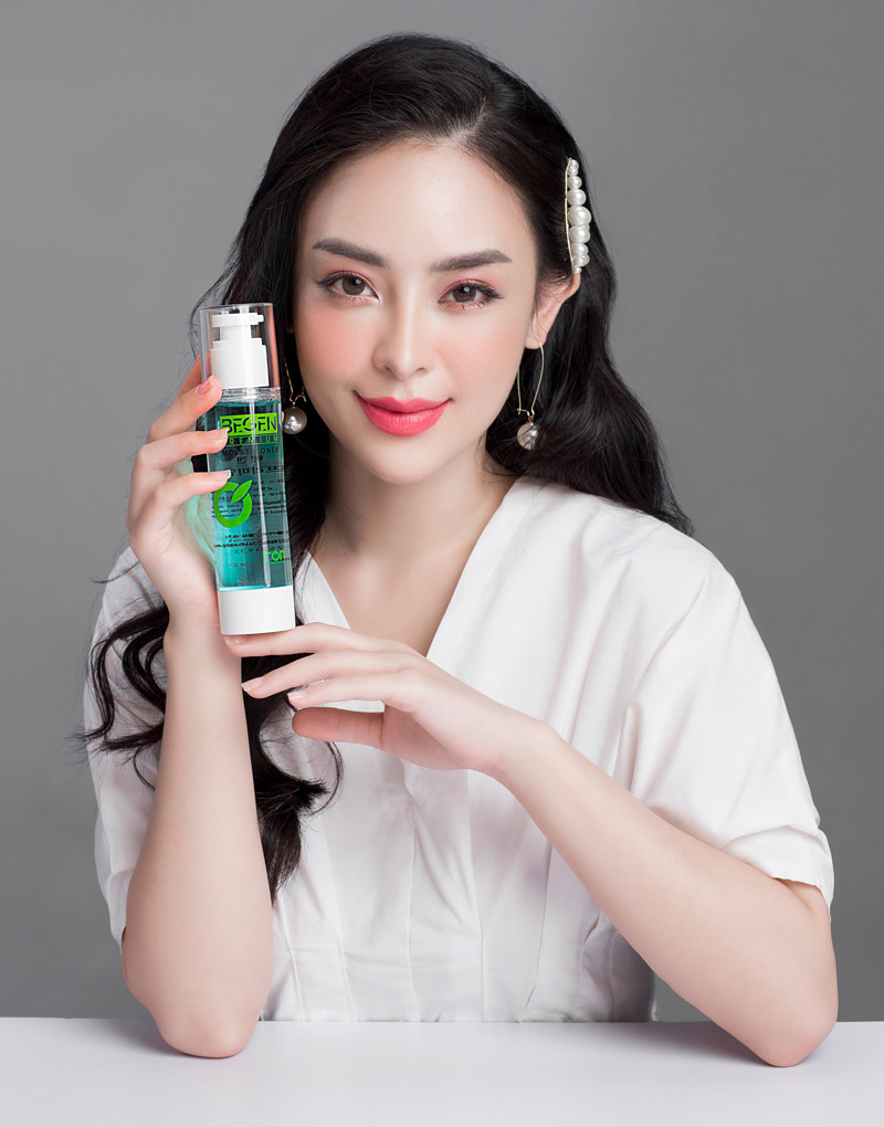 nước hoa hồng