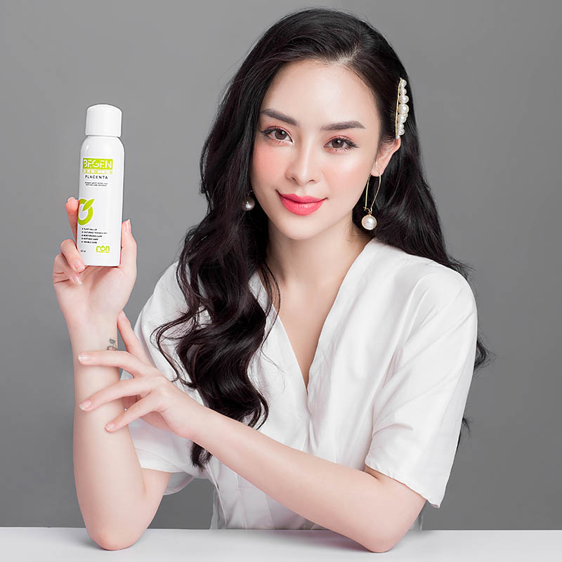 xịt khoáng se khít lỗ chân lông
