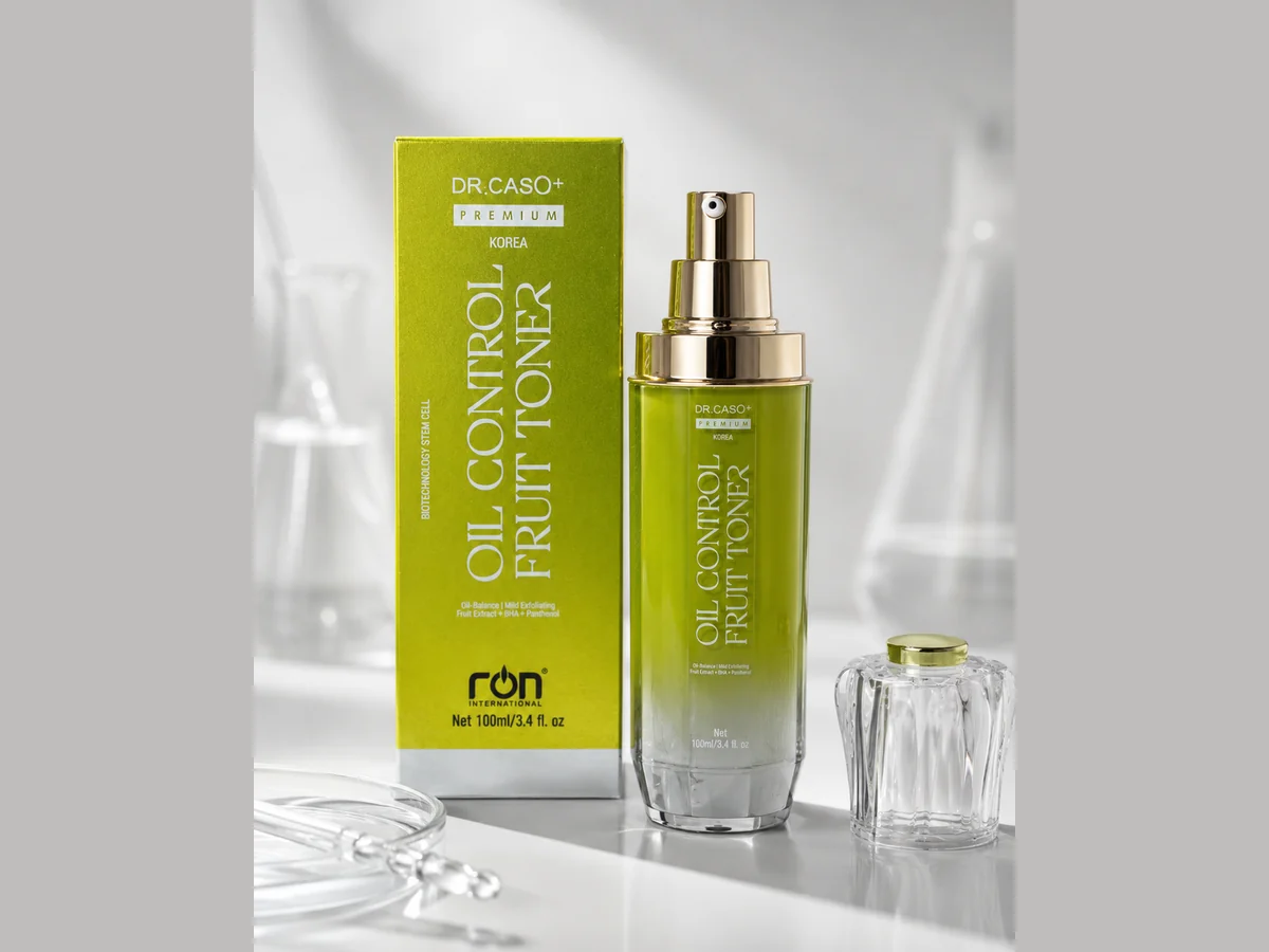 Chai và hộp Oil Control Fruit Toner DR.CASO+ PREMIUM cùng nắp trong suốt