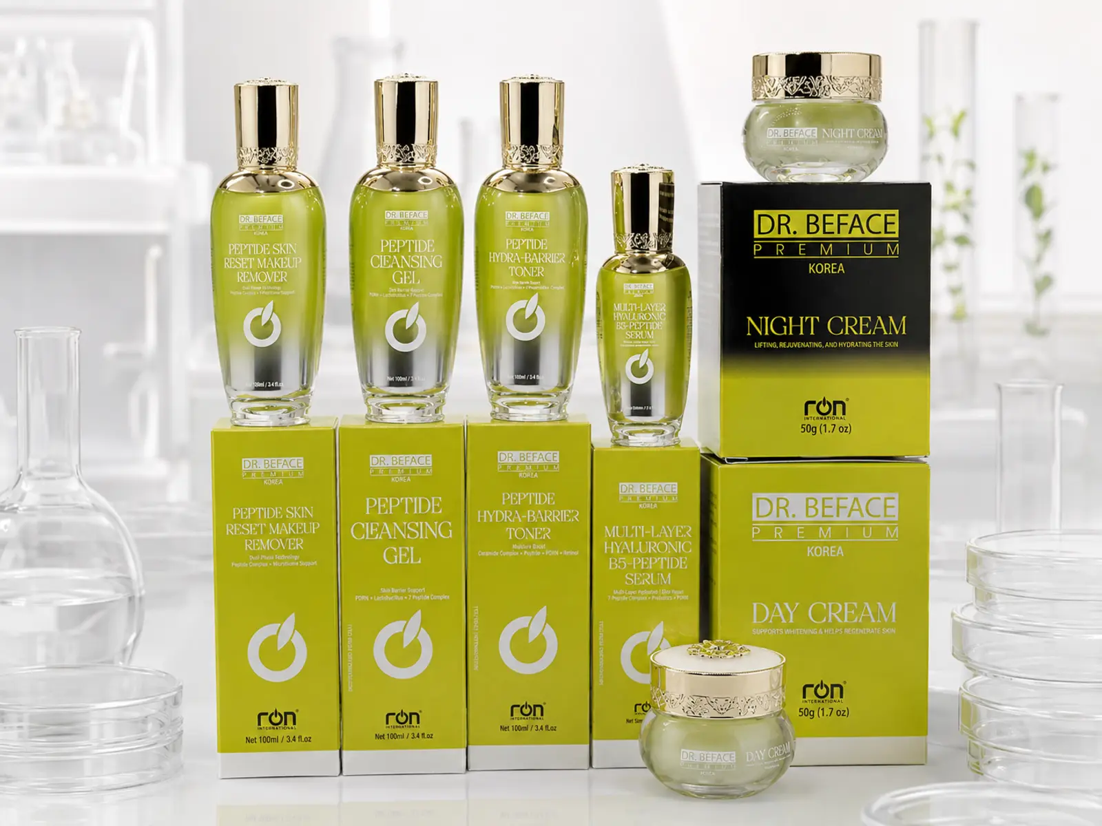Bộ sáu sản phẩm DR.BEFACE PREMIUM cùng hộp trên nền phòng lab sáng
